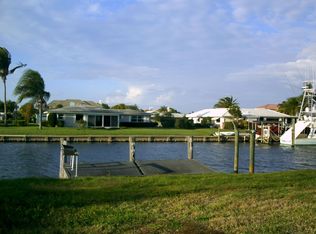 8 Starfish Dr, Vero Beach, FL 32960