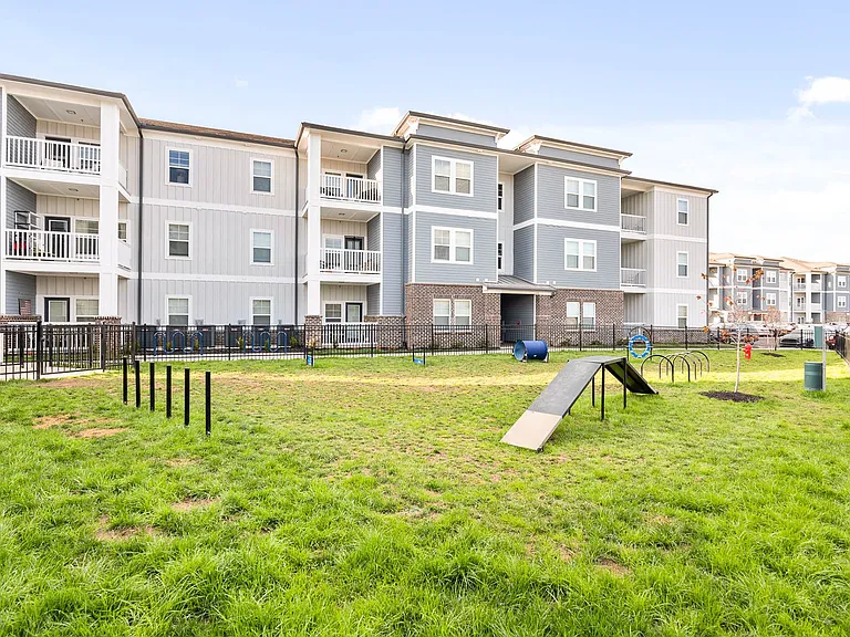 Vintage Hunters Crossing Apartments — Photo 45