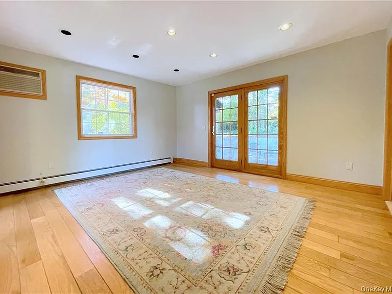 12 Ervilla Dr — Photo 14