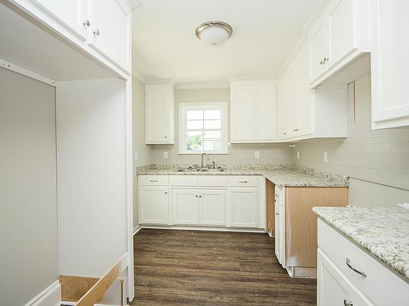 2nd image of 1770 Eli Pl