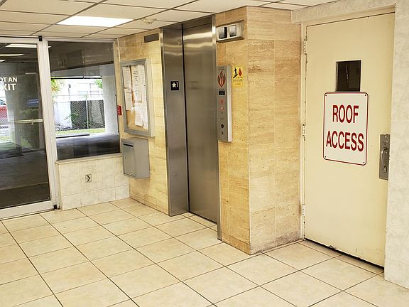 MAIN LOBBY ELEVATOR