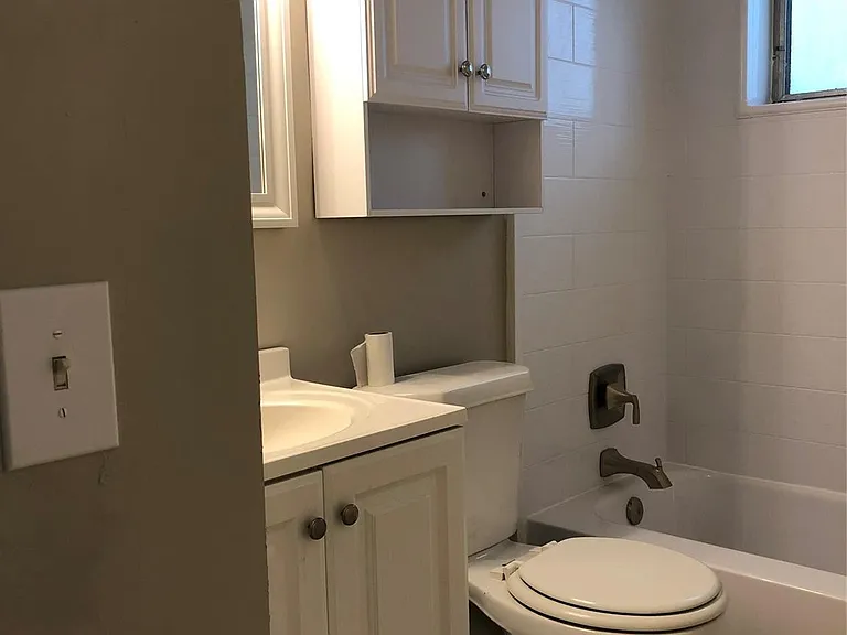 4250 NW 21st Ave — Photo 10