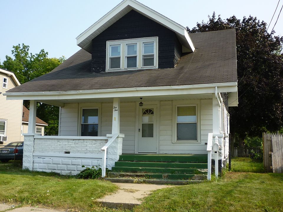 1st image of 1010 Joosten St SW