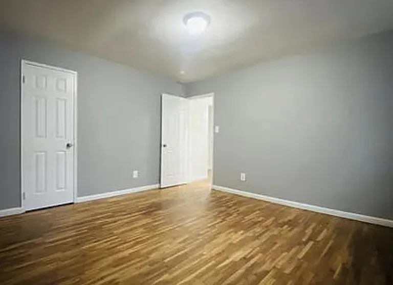 290 Wainwright St #16 — Photo 4