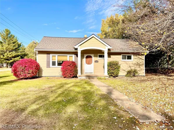 2341 Howe St, Shelby Township, MI 48317