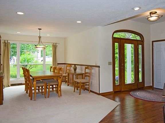 3rd image of 5665 Deer Creek Dr