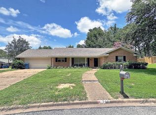 216 Guadalupe Dr, Athens, TX 75751