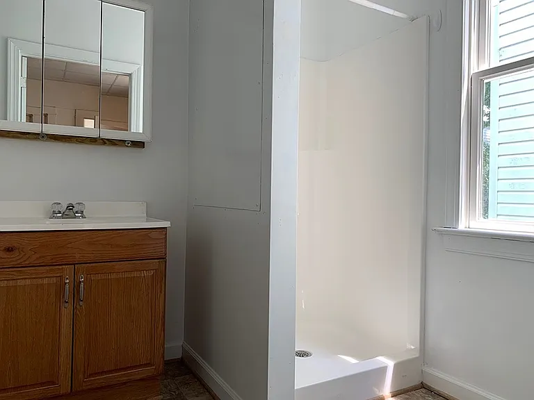 4610 Killam Ave — Photo 14