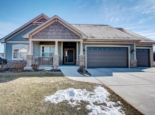 1353 Orchard View Ln, Mukwonago, WI 53149