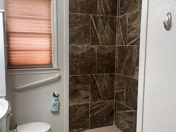 5th image of 1012 Baylor Blvd