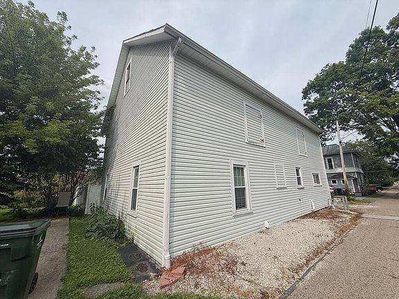 4th image of 91.5 Fitting Ave