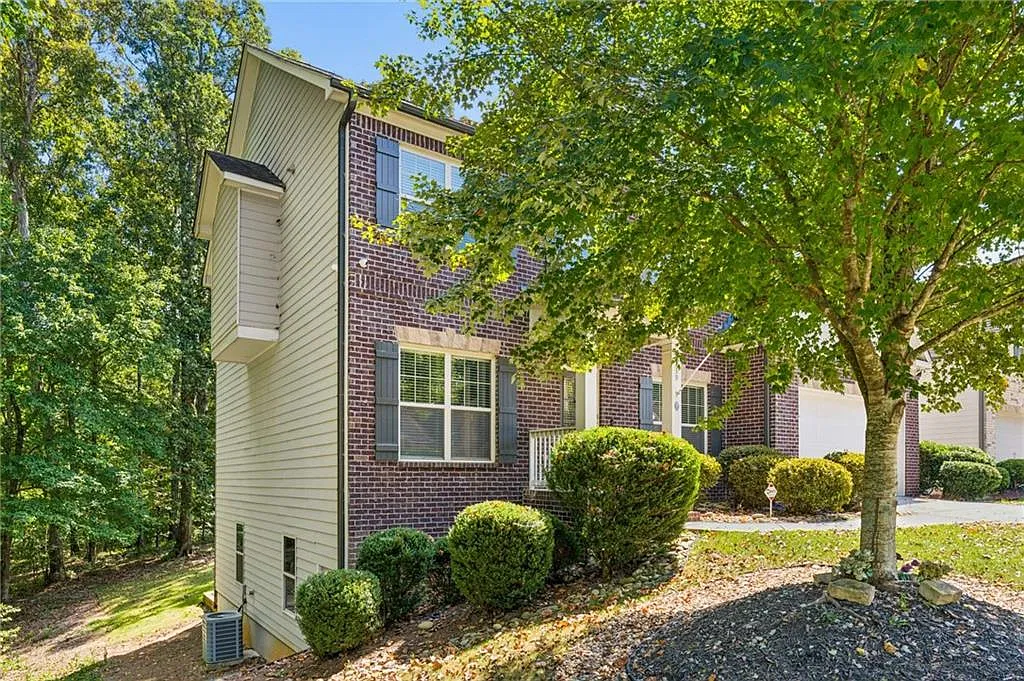 5 bed, 4.5 bath, 2822 sqft, $4,000 — Photo 3