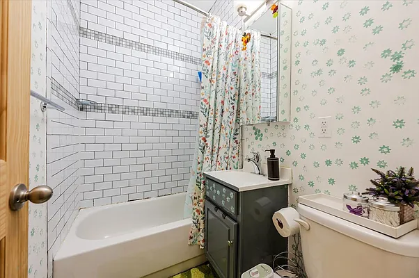 Sold by Compass | media 9