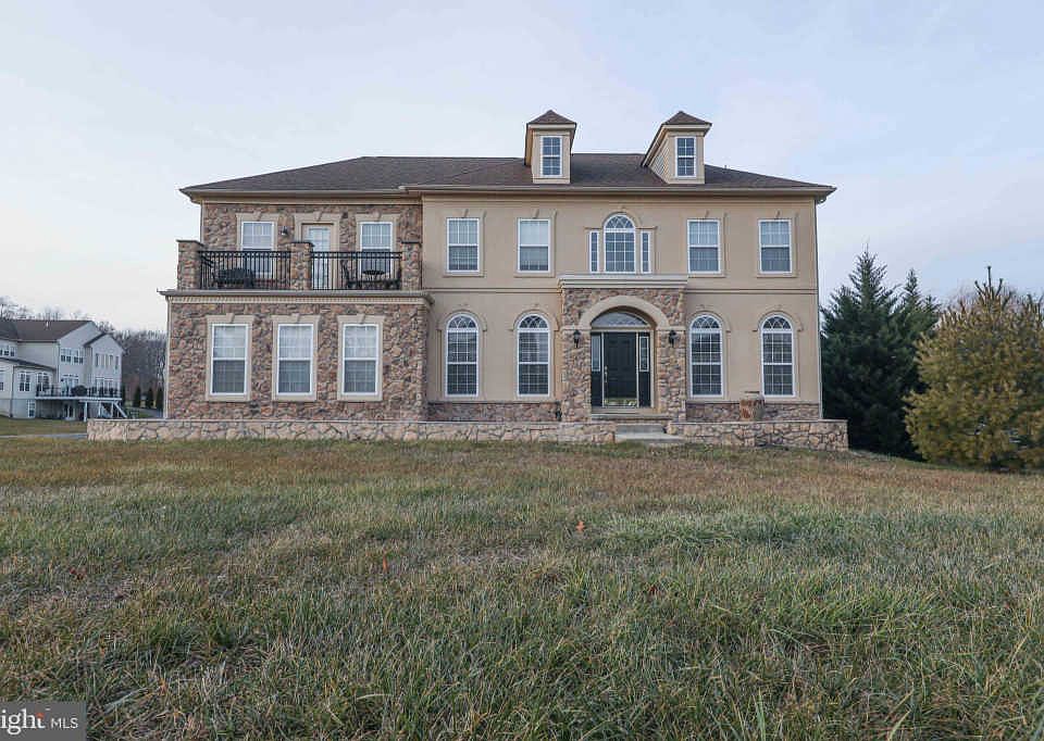 1st image of 513 Bobolink Ct