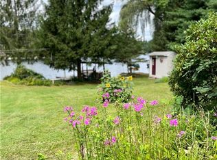 12 Cedar Trl, Glocester, RI 02814