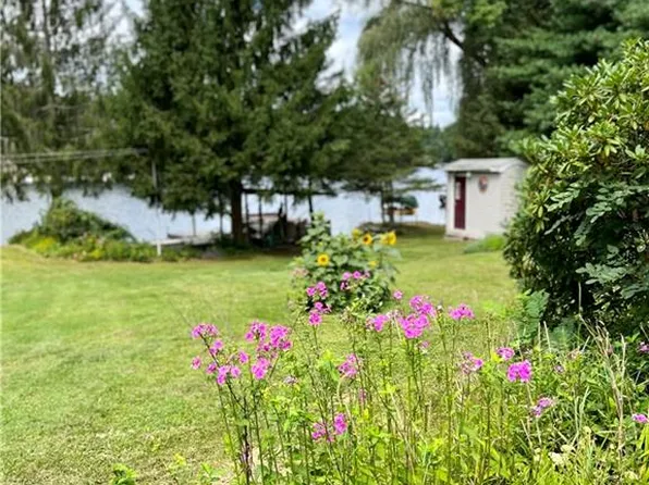 12 Cedar Trl, Glocester, RI 02814