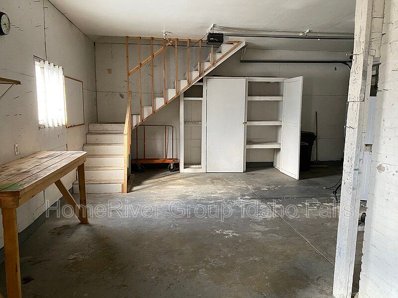 2nd image of 387 Lomax St