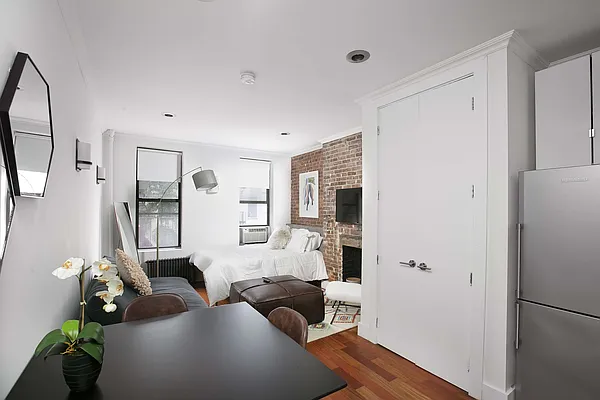 Rented by Roomors Living Inc | media 7