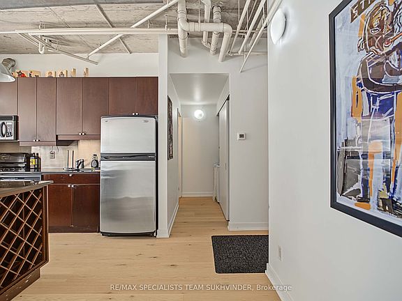 5th image of 32 Stewart St Unit 606