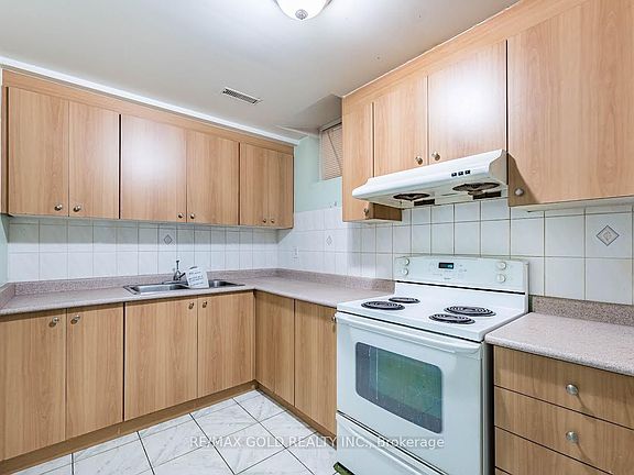 5th image of 42 Zimmer St #Basement