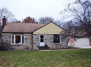 319 Ridgeview Dr, Seven Hills, OH 44131