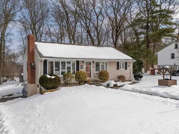 24 Porach Road, Montville, CT 06382