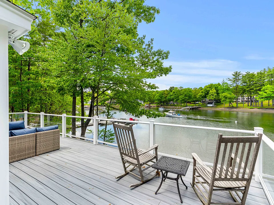 6 Sagamore Grv