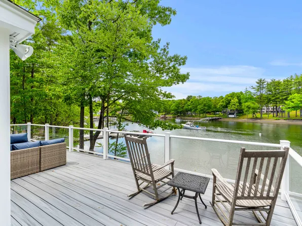 6 Sagamore Grv, Portsmouth, NH 03801