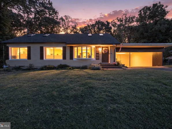 18323 Sharon Rd, Triangle, VA 22172