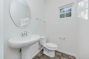 212 N Commerce St — Photo 7