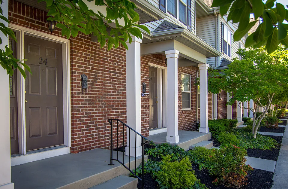 200 East Avenue Apartments and Townhomes