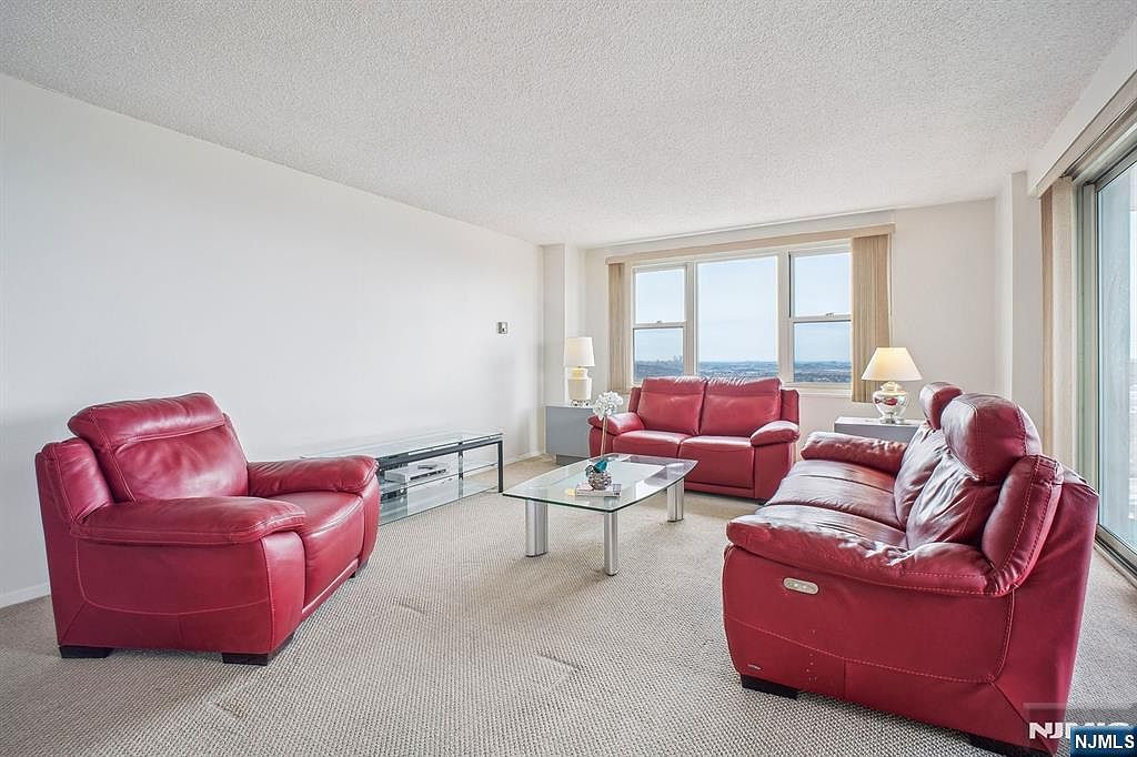 555 North Ave APT 17R, Fort Lee, NJ 07024 | Zillow
