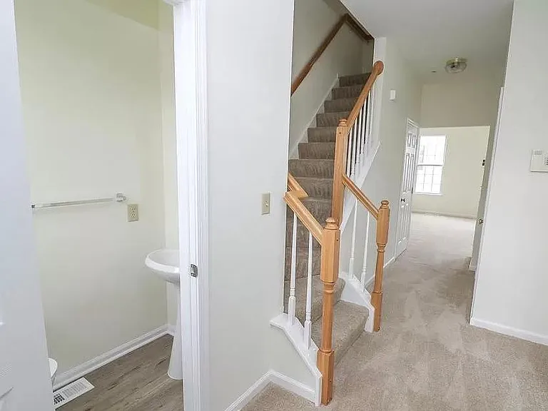 2305 Montauk Dr — Photo 2