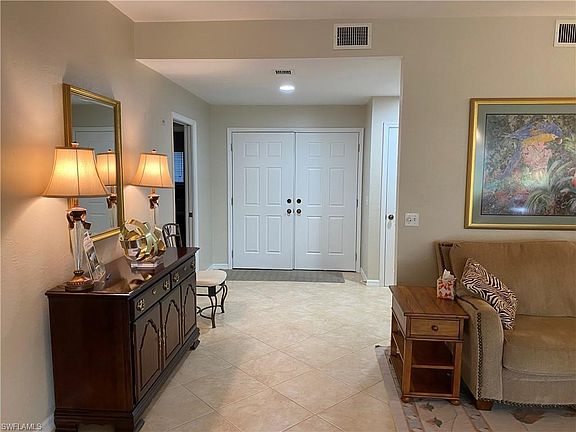 2nd image of 758 Eagle Creek Dr Unit 102