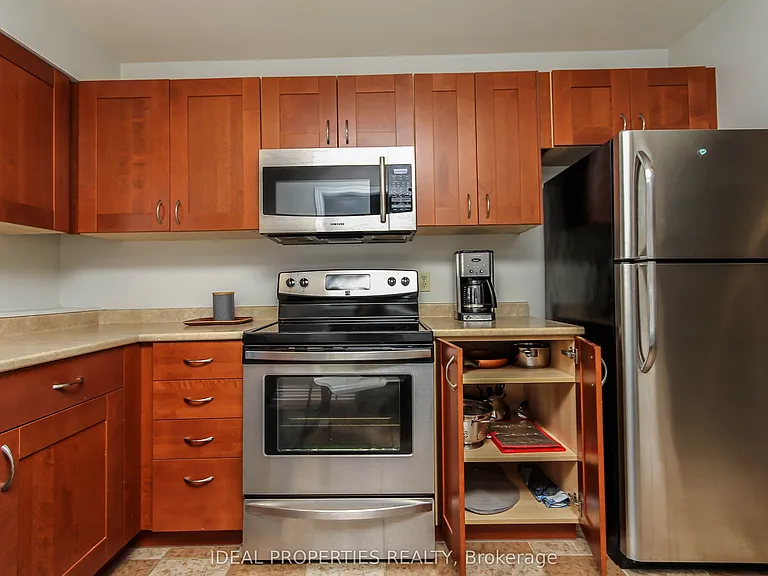276 Carruthers Ave #A — Photo 11