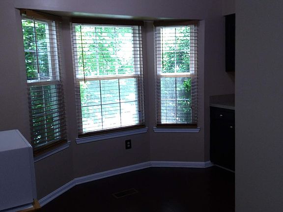 Eat in Kitchen with Bay Window