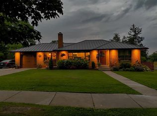 955 2nd St, Baraboo, WI 53913