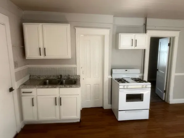 2445 S 5th Pl, Milwaukee, WI 53207