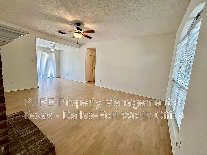 3 bed, 2.0 bath, 1192 sqft, $1,850 — Photo 4