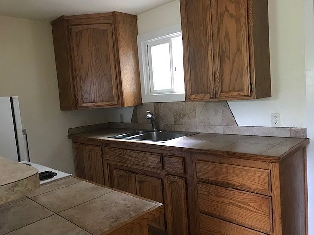 2nd image of 108 S B St