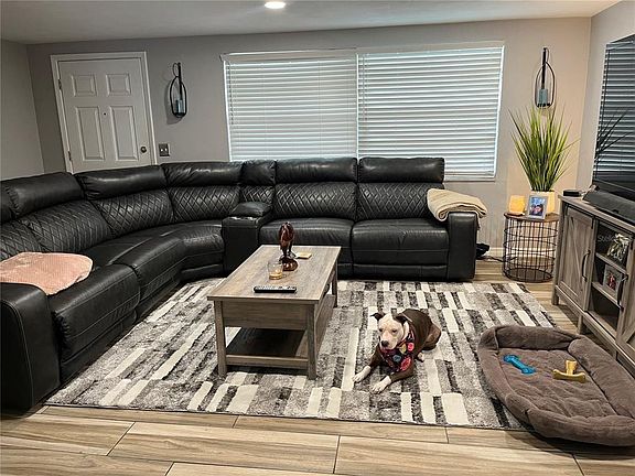 4th image of 3711 Blackhawk Dr