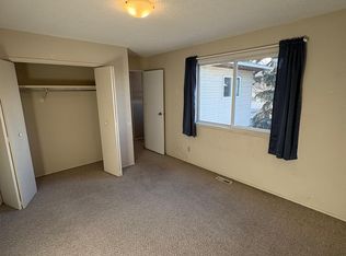 64 Whitnel Ct NE #1, Calgary, AB T1Y5E3