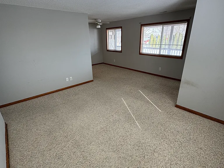 1687 S Riverside Ave #16 — Photo 5