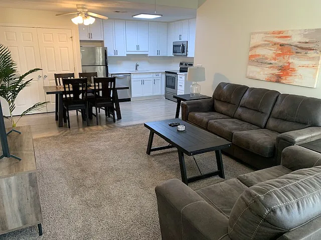 Waterford Place Apartments — Photo 2