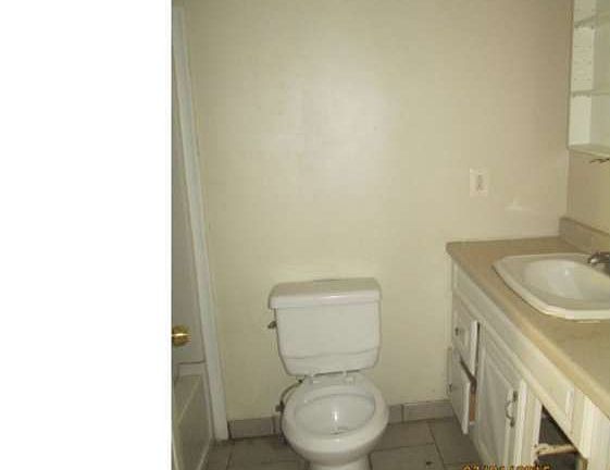 4th image of 3749 Kensington Ave