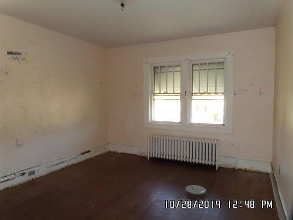 4th image of 1533 Aspen St NW