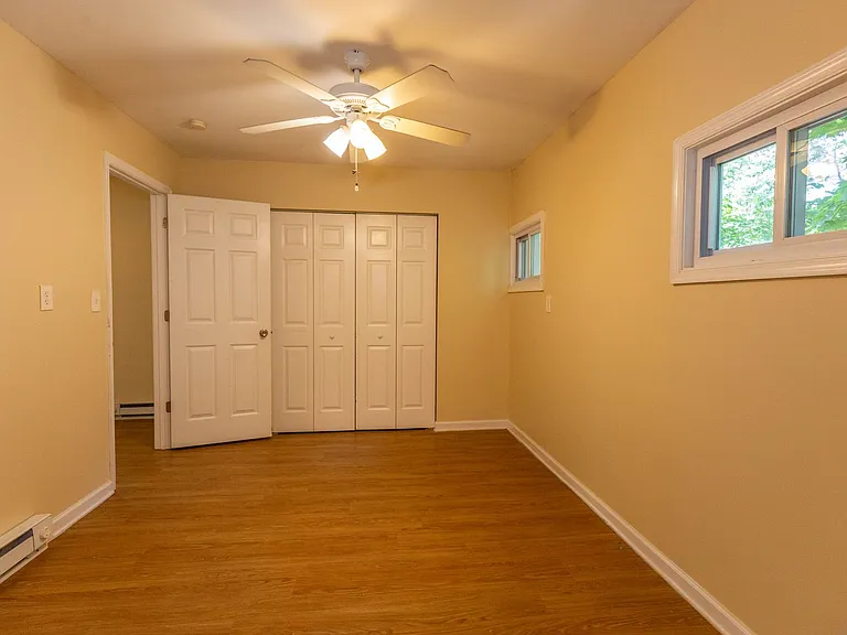 160B Greenwood Rd — Photo 13
