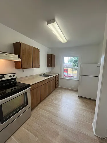 214 E 11th St #1 Photo 1
