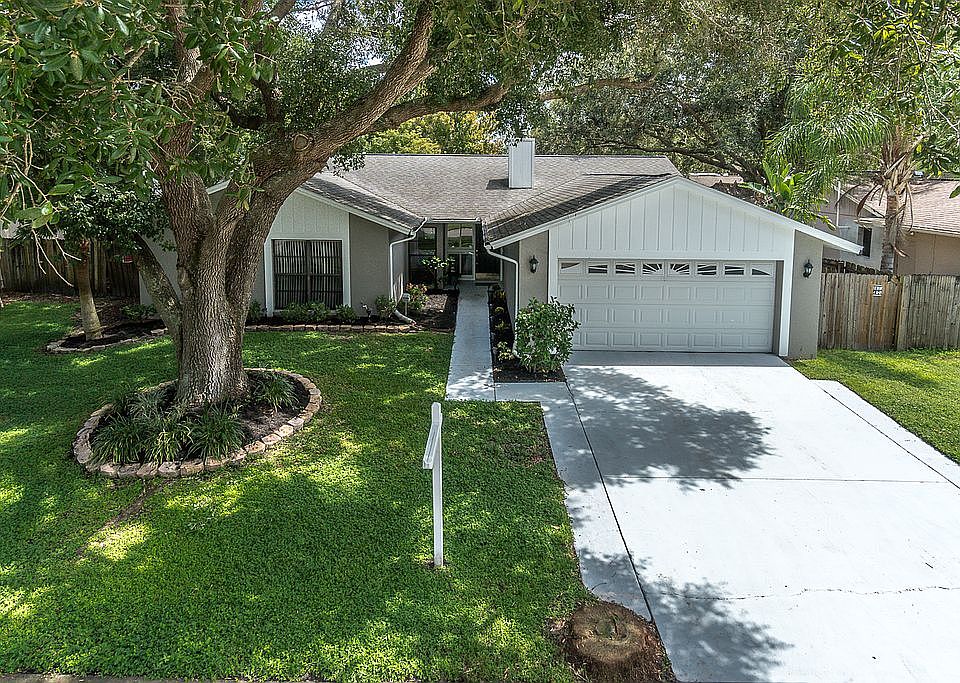 1st image of 15709 Country Lake Dr
