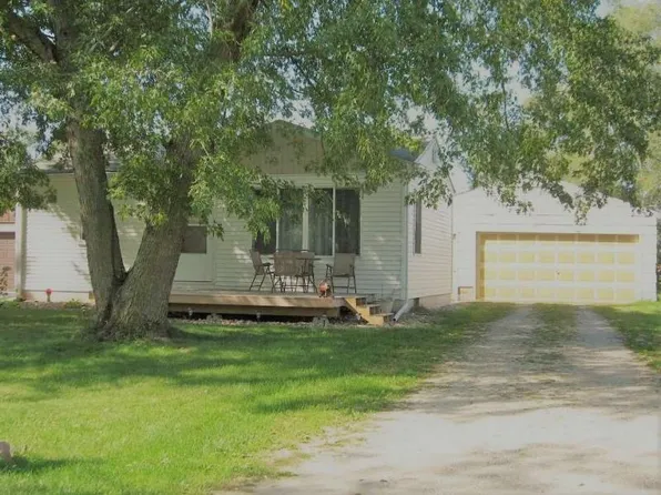313 Pine St, Washburn, IA 50702